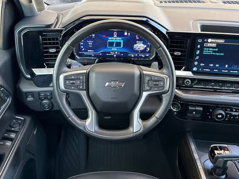 Used 2023 Chevrolet Silverado 1500 RST AWD/4WD image 15