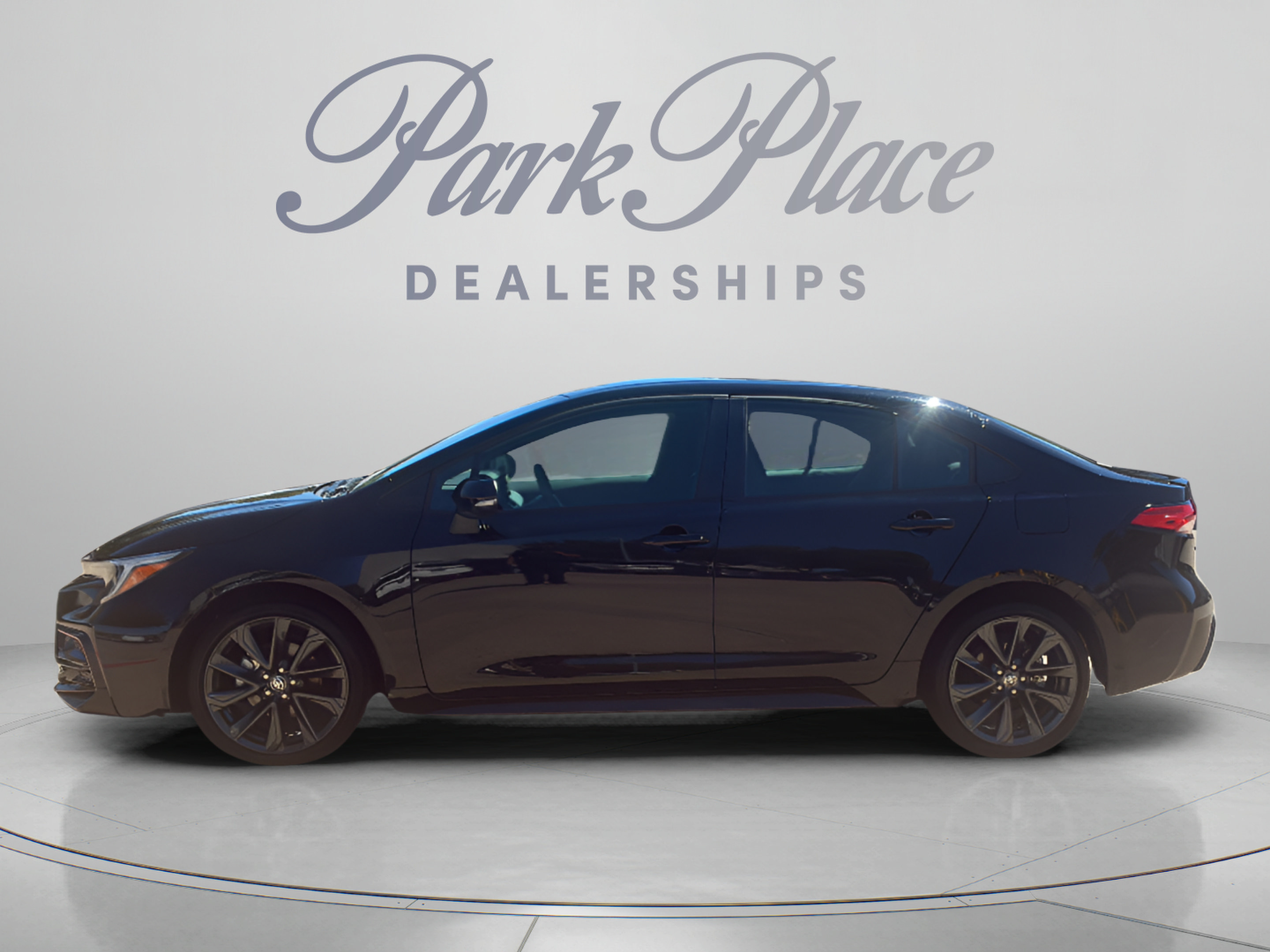 Used 2024 Toyota Corolla SE FWD image 2