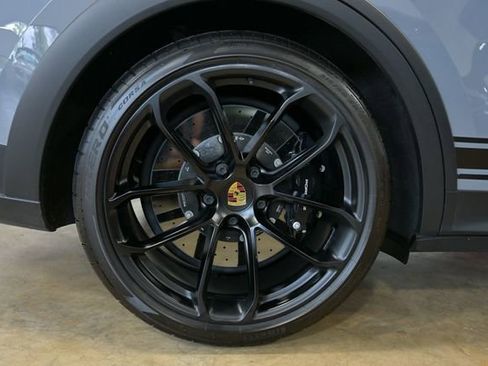 Used 2022 Porsche Cayenne Turbo GT AWD/4WD image 16