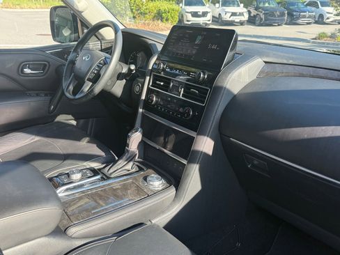 Used 2022 INFINITI QX80 Luxe w/ Cargo Package AWD/4WD image 3
