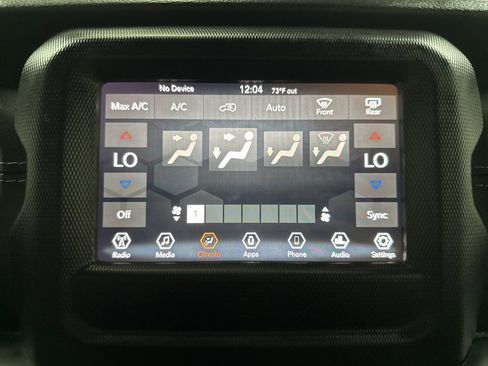 Used 2018 Jeep Wrangler Unlimited Sahara image 28