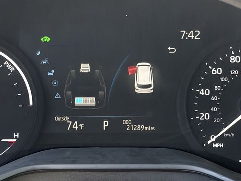 Certified 2025 Toyota Sienna LE FWD image 21