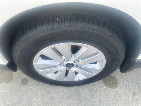 Used 2018 Subaru Outback 2.5i Premium AWD/4WD image 40