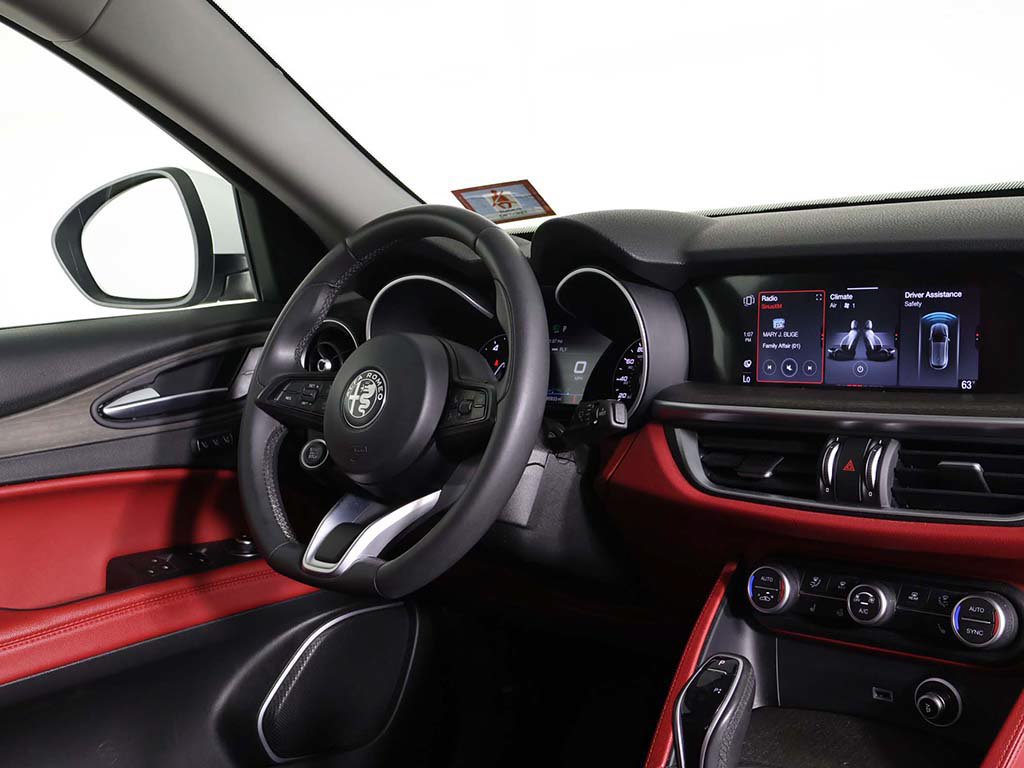 Used 2020 Alfa Romeo Stelvio Ti AWD/4WD image 22