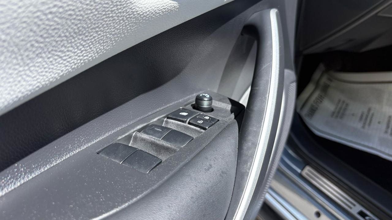 Used 2024 Toyota Corolla SE w/ SE Package FWD image 15