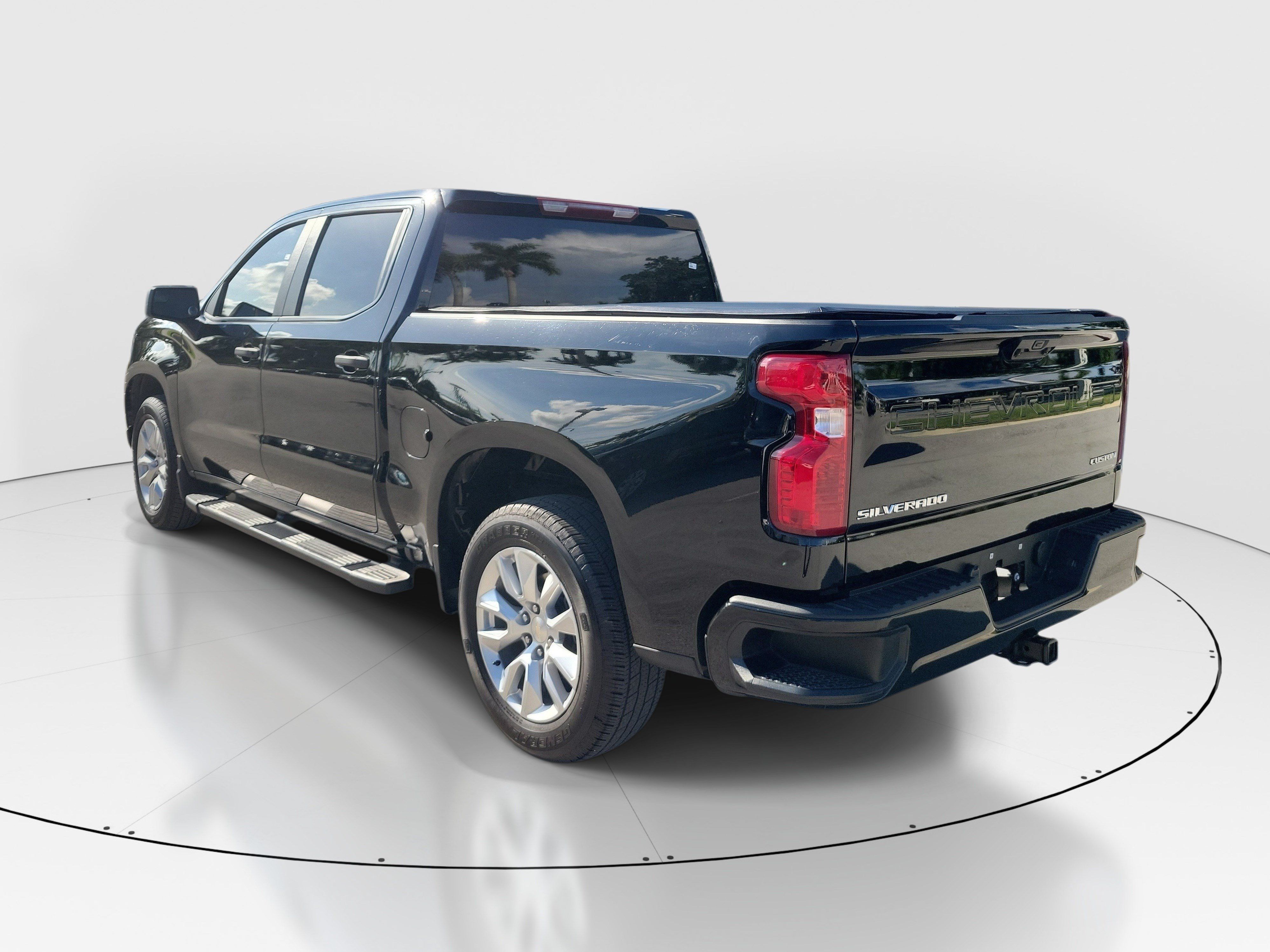 Used 2025 Chevrolet Silverado 1500 Custom RWD image 5