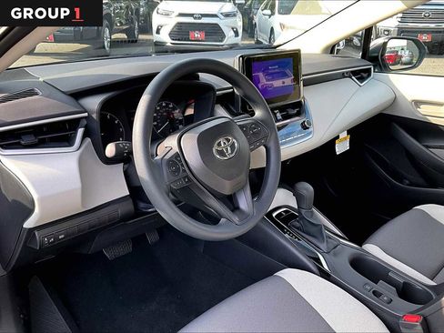 Used 2025 Toyota Corolla LE image 8