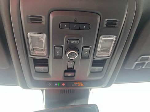 Used 2024 GMC Yukon Denali AWD/4WD image 18