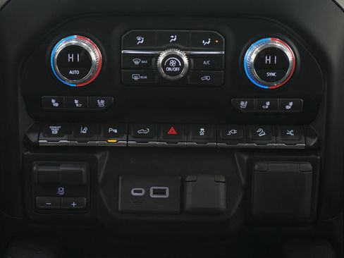 Used 2023 GMC Sierra 2500 Denali w/ Denali Ultimate Package image 20