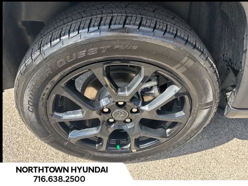 Used 2025 Jeep Compass Latitude w/ Convenience Group AWD/4WD image 25