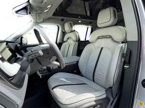 Used 2024 Rivian R1S Adventure image 18