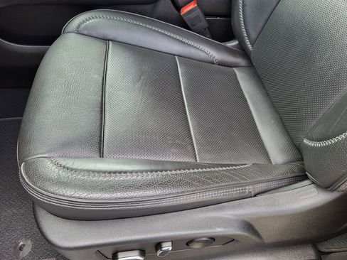 Used 2023 GMC Yukon XL Denali image 16