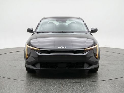 Used 2025 Kia K4 LXS image 2
