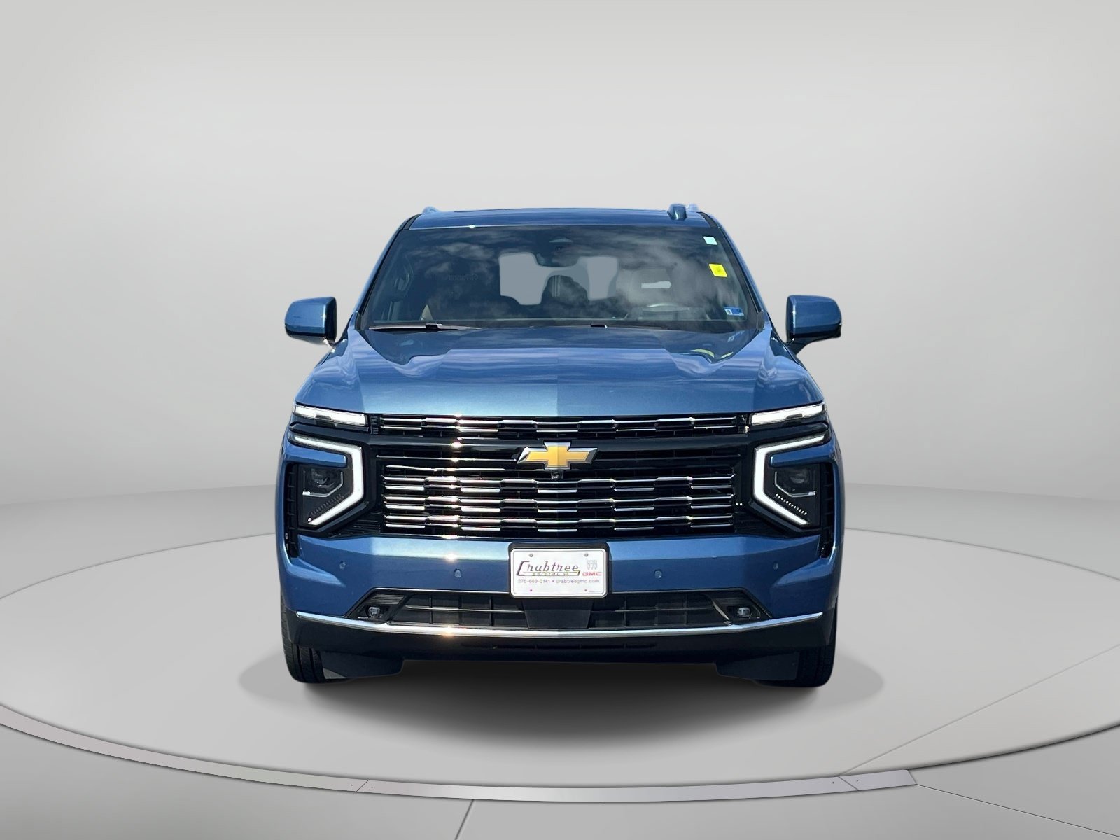 Used 2025 Chevrolet Tahoe High Country AWD/4WD image 9