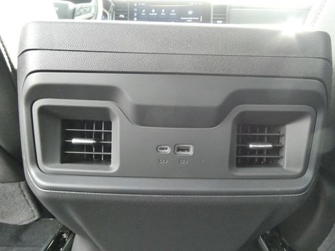 Certified 2025 Chevrolet Silverado 1500 RST AWD/4WD image 20