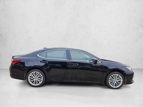 Used 2015 Lexus ES 350 w/ Luxury Package FWD image 4