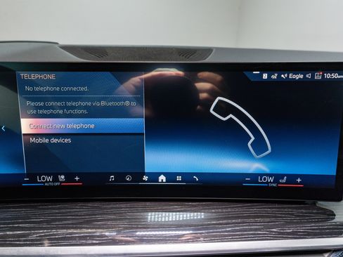 Used 2024 BMW X7 xDrive40i w/ M Sport Package image 21