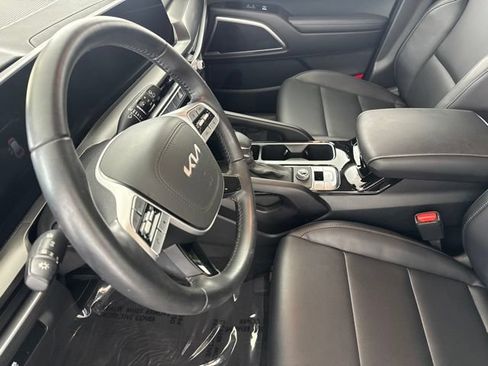Certified 2025 Kia Telluride LX FWD image 22