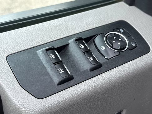 Used 2019 Ford F150 XL w/ Equipment Group 101A Mid AWD/4WD image 18