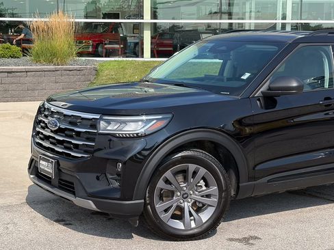 New 2026 Ford Explorer Active w/ Active Comfort Package AWD/4WD image 2