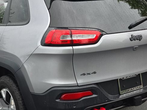 Used 2018 Jeep Cherokee Trailhawk w/ Quick Order Package 27L AWD/4WD image 37