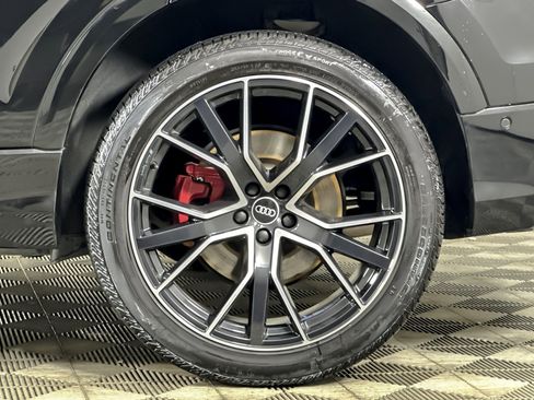 Used 2022 Audi Q8 Premium Plus w/ Premium Plus Package image 25