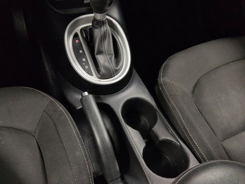 Used 2019 Kia Soul + FWD image 26