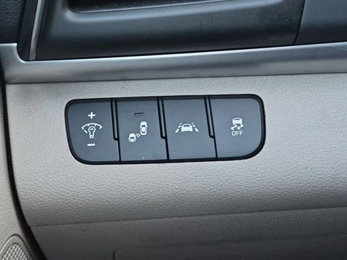 Used 2020 Hyundai Elantra SEL image 20