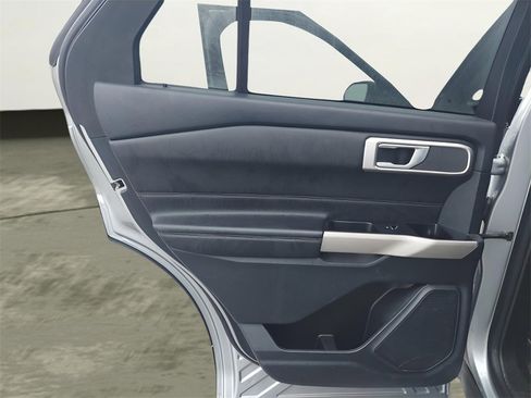 Used 2023 Ford Explorer XLT w/ Equipment Group 202A image 23