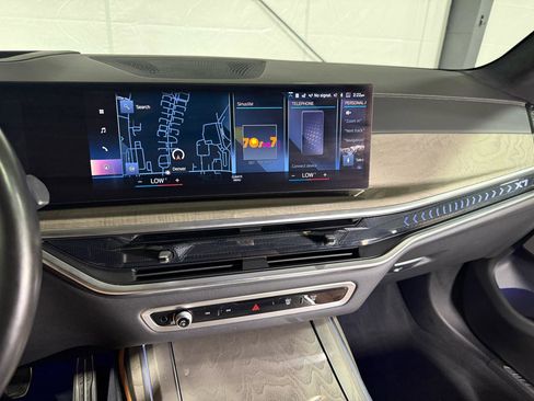 Used 2023 BMW X7 xDrive40i w/ M Sport Package AWD/4WD image 17