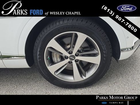 Used 2022 Genesis GV80 2.5T w/ Prestige Package 05 RWD image 32