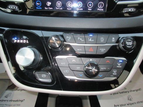 Used 2019 Chrysler Pacifica Touring-L Plus w/ Advanced Safetytec Group image 23