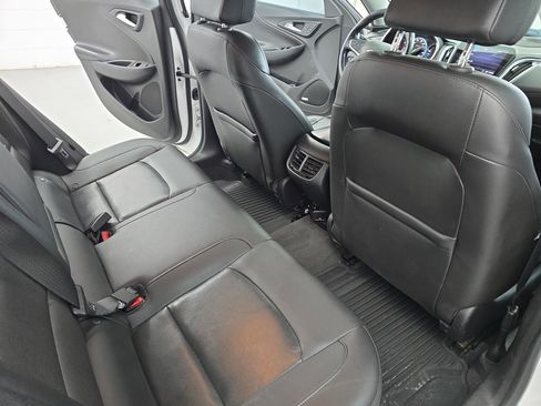Used 2020 Chevrolet Malibu Premier image 11