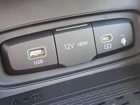 New 2026 Hyundai Venue SEL FWD image 28