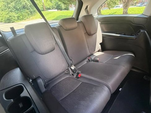 Used 2018 Honda Odyssey EX image 11