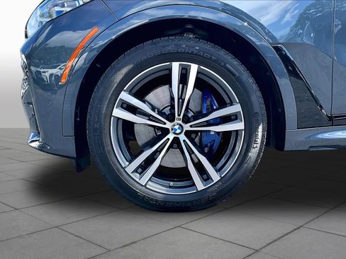 Used 2022 BMW X7 M50i w/ Dynamic Handling Package AWD/4WD image 11