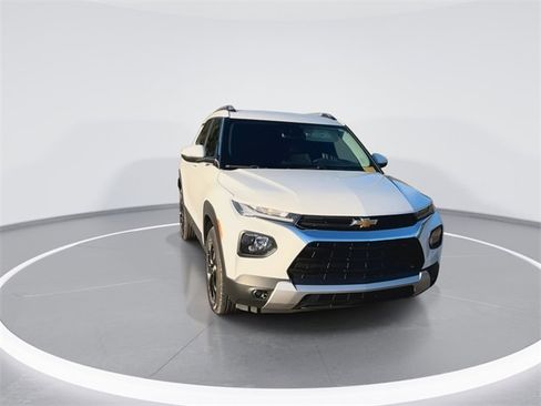 Certified 2023 Chevrolet TrailBlazer LT w/ Convenience Package image 3