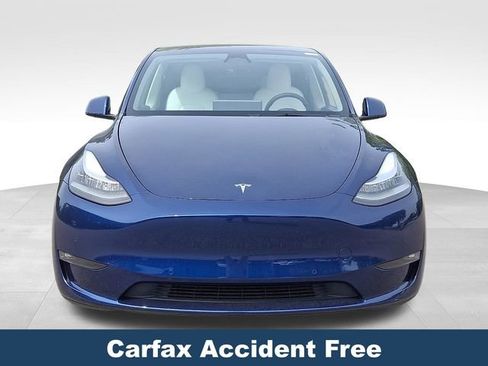 Used 2022 Tesla Model Y Long Range AWD/4WD image 2