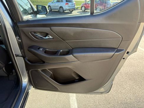 Used 2018 Chevrolet Traverse LT w/ LPO, Black Accent Package image 27