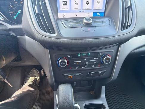 Used 2018 Ford Escape SE w/ SE Sync 3 Package FWD image 29