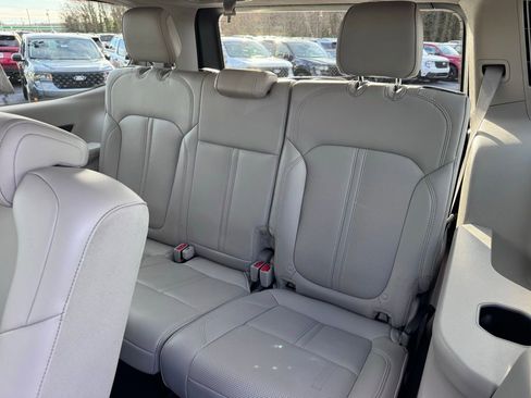 Used 2023 Jeep Wagoneer 4WD w/ Premium Group I image 35