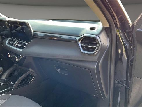Used 2025 Chevrolet TrailBlazer LT AWD/4WD image 29
