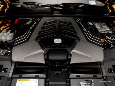 Used 2024 Lamborghini Urus Performante image 9