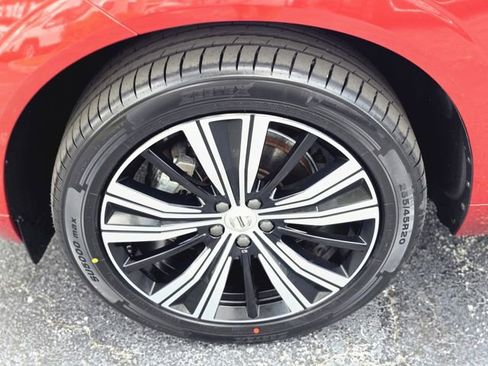 Used 2022 Volvo XC60 B5 Inscription FWD image 6