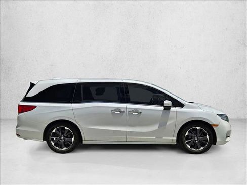 Used 2023 Honda Odyssey Elite image 4