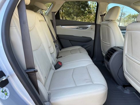 Used 2017 Cadillac XT5 Luxury w/ Driver Awareness Package image 39