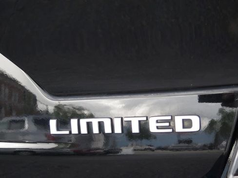 Used 2024 Jeep Grand Cherokee Limited AWD/4WD image 4