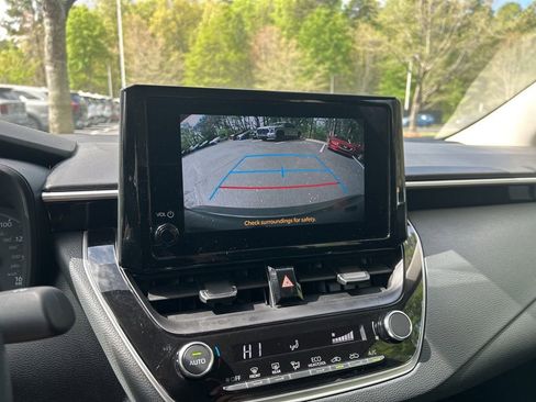 Used 2025 Toyota Corolla LE image 5