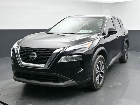 Used 2023 Nissan Rogue SV image 4