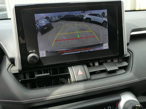 Used 2024 Toyota RAV4 XLE FWD image 19